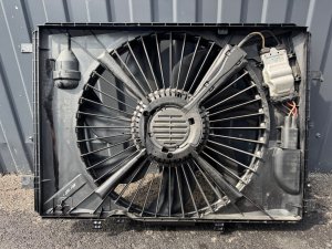 Вентилятор радиатора MERCEDES-BENZ E-CLASS OEM A2045000393 212047 2011