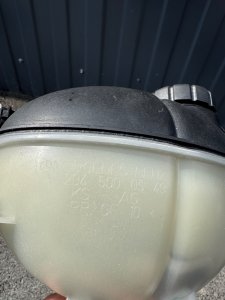 Бачок расширительный MERCEDES-BENZ E-CLASS OEM А2045000549 212047 2011