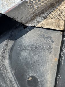 Подкрылок передний правый MERCEDES-BENZ E-CLASS 212047 2011