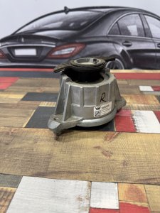 Подушка двигателя правая MERCEDES-BENZ E-CLASS 212047 2011