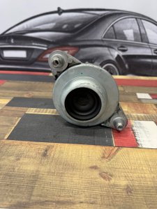 Подушка двигателя правая MERCEDES-BENZ E-CLASS