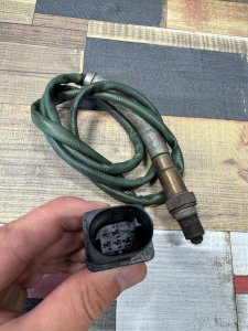 Датчик кислородный передний MERCEDES-BENZ E-CLASS OEM А0065422718 212047 2011