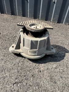 Подушка двигателя левая А2042404217 MERCEDES-BENZ E-CLASS