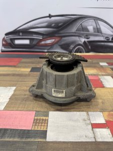 Подушка Двигателя правая А2042404217 MERCEDES-BENZ E-CLASS