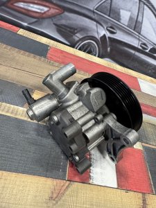 Насос гидроусилителя руля MERCEDES-BENZ E-CLASS OEM А0064667601 212047 2011