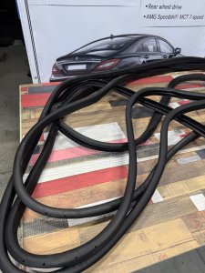 Уплотнитель дверных проёмов MERCEDES-BENZ E-CLASS 212047 2011
