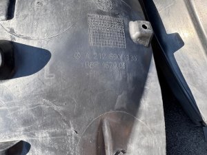 Подкрылок передний левый MERCEDES-BENZ E-CLASS OEM А2126901330 A2126903030 212047 2011