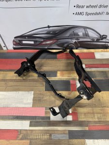 Очко фары правой MERCEDES-BENZ E-CLASS OEM А2126200292 А212620022 А212620030 212047 2011