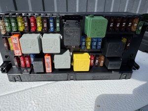 Блок предохрнаителей MERCEDES-BENZ E-CLASS OEM А2129004911 212047 2011