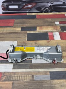 Подушка MERCEDES-BENZ E-CLASS OEM А2128601002 212047 2011