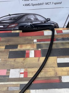Накладка двери переедняя левая А2127250171 MERCEDES-BENZ E-CLASS