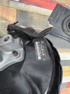 Главный тормозный цилиндр MERCEDES-BENZ E-CLASS OEM А2124301230 212047 2011