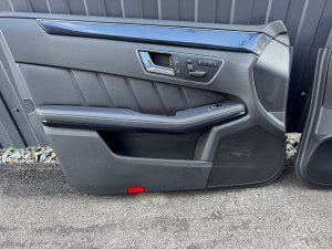 Обшивки дверей MERCEDES-BENZ E-CLASS 212047 2011