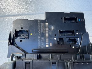 Блок Предохранителей MERCEDES-BENZ E-CLASS OEM 2129060105 212047 2011