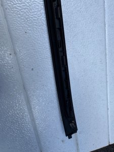Молдинг лобового стекла левый MERCEDES-BENZ E-CLASS OEM А2126900982 212047 2011