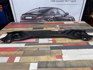 Рамка радиатора А2126200072 MERCEDES-BENZ E-CLASS