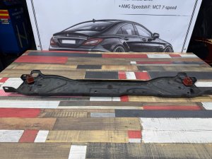 Рамка радиатора MERCEDES-BENZ E-CLASS OEM А2126200072 212047 2011