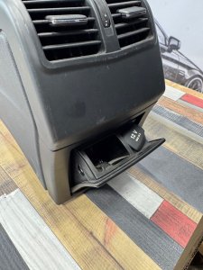 Подлокотник MERCEDES-BENZ E-CLASS 212047 2011