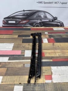 Крепление заднего бампера А2128800130 А2128800230 MERCEDES-BENZ E-CLASS