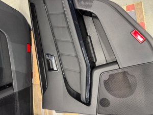 Обшивки дверей MERCEDES-BENZ E-CLASS 212047 2011