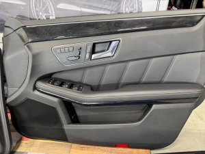 Обшивки дверей MERCEDES-BENZ E-CLASS 212047 2011