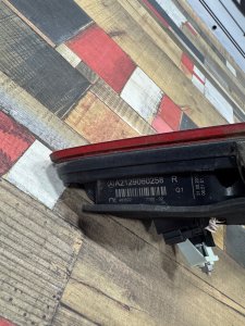 Фонарь крышки багажника правый MERCEDES-BENZ E-CLASS OEM А2129060258 212047 2011
