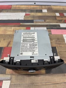 Магнитола MERCEDES-BENZ E-CLASS OEM А2129007009 212047 2011