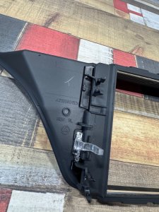 Рамка монитора MERCEDES-BENZ E-CLASS OEM А2126801536 212047 2011