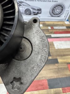 Ролик натяжной MERCEDES-BENZ E-CLASS OEM А2712000470 212047 2011