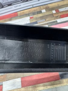 Накладка двери передняя левая MERCEDES-BENZ E-CLASS OEM А2127250171 212047 2011