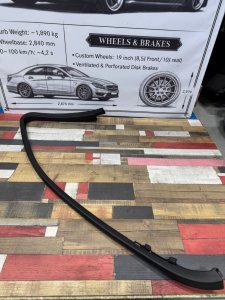 Накладка двери передняя правая А2127250271 MERCEDES-BENZ E-CLASS