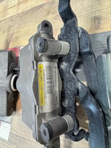 Петли капота MERCEDES-BENZ E-CLASS OEM А2129066201 А2129066301 212047 2011