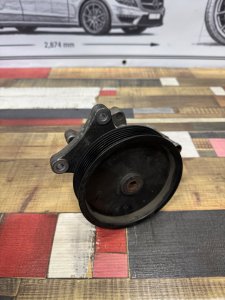 Насос гидроусилителя руля MERCEDES BENZ C-CLASS OEM А0064666801 204248 2012
