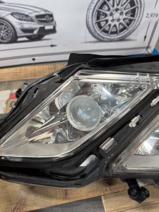 Фары передние MERCEDES-BENZ E-CLASS OEM А2128205861 А2128205761 212047 2011