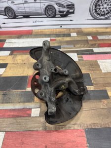 Ступица передняя левая MERCEDES-BENZ E-CLASS OEM А2124201144 212047 2011