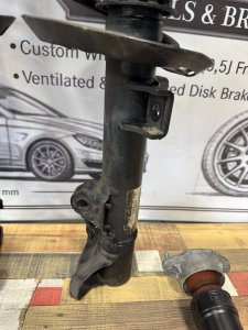 Стойки MERCEDES-BENZ E-CLASS OEM А2123203613 А2043260598 212047 2011