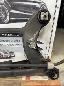 Подрамник задний MERCEDES-BENZ E-CLASS 212047 2011