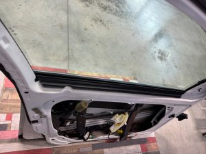Дверь передняя левая MERCEDES BENZ C-CLASS 204248 2012