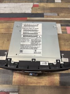 Магнитола MERCEDES BENZ C-CLASS OEM А2049006211 204248 2012