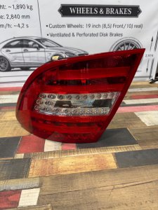 Фонарь задний правый А2048206564 MERCEDES BENZ C-CLASS