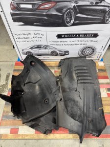 Подкрылок передний правый А20469840 А2046905930 MERCEDES BENZ C-CLASS