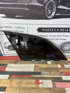 Стекло заднее левое 2046701154 MERCEDES BENZ C-CLASS