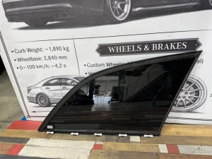 Стекло заднее правое 2046701254 MERCEDES BENZ C-CLASS